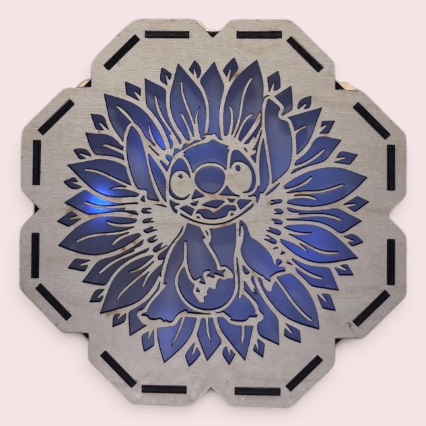 Veilleuse en bois personnalisable Stitch – lampe LED gravée