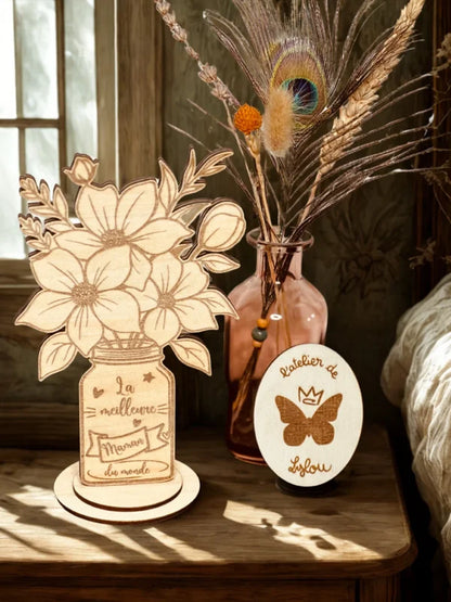 Bouquet en bois gravé – “Maman” à garder pour toujours