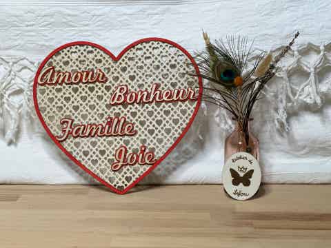 Cœur en bois “Amour, Bonheur, Famille & Joie”