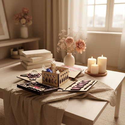 L'Atelier de Lylou boîte cadeau surprise en bois ouverte, remplie de petits compartiments, décorations et gourmandises, idéale pour la Fête des Mères.