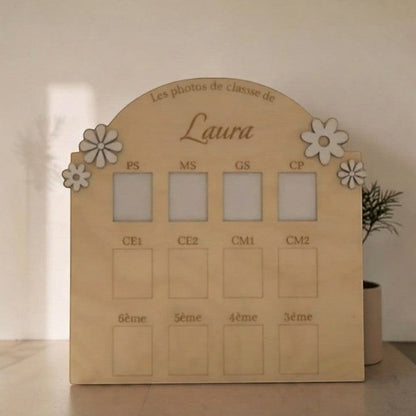 Cadre photo en bois L'Atelier de Lylou pour photos de classe personnalisable avec prénom, 12 emplacements, décor floral