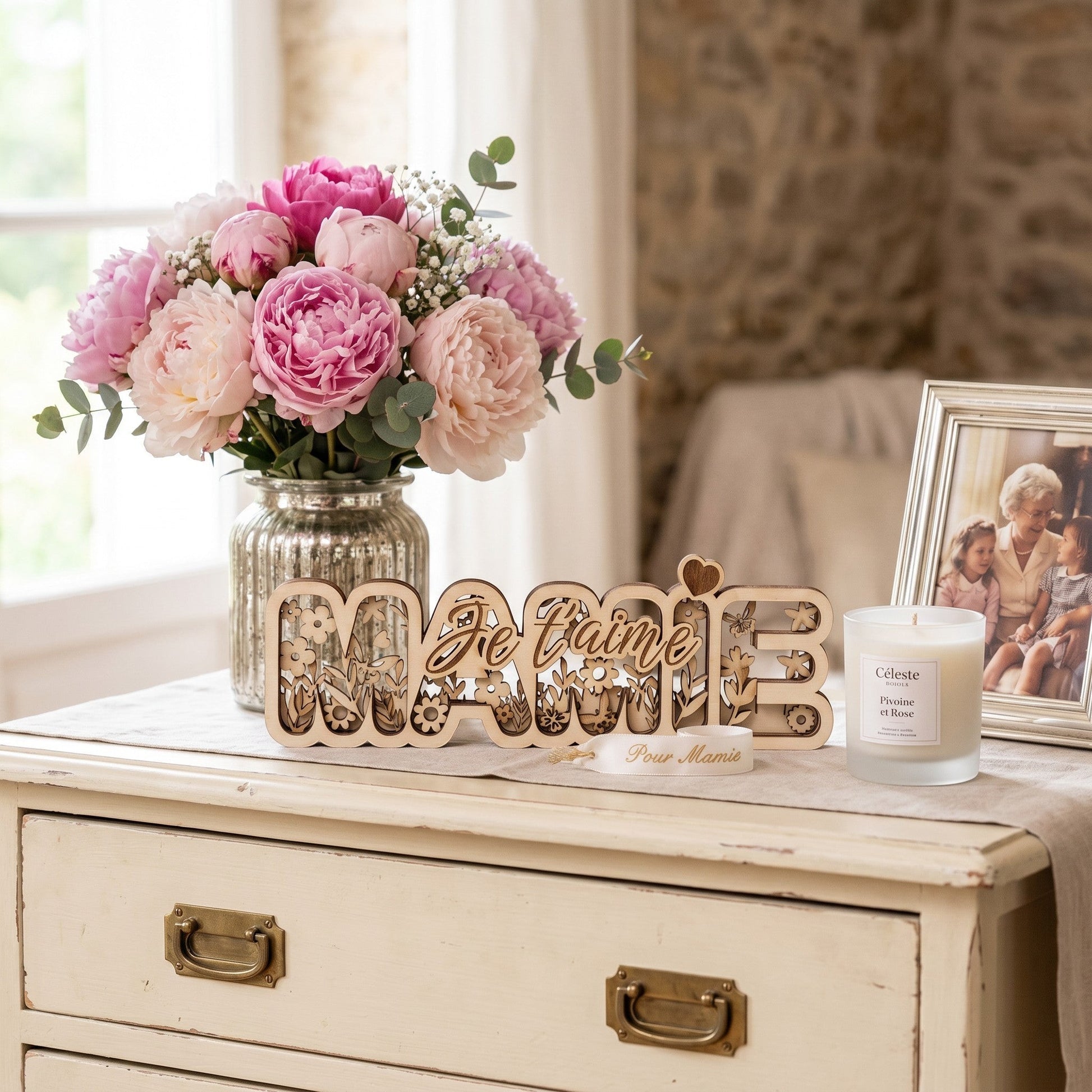 Décoration 3D en bois multicouches L'Atelier de Lylou "Mamie Je t'aime" avec motif floral, idéale pour offrir.