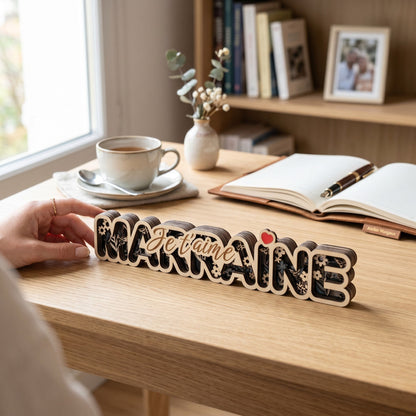 Décoration en bois multicouches 3D L'Atelier de Lylou "Marraine je t’aime" avec motifs floraux et cœur rouge, à poser.