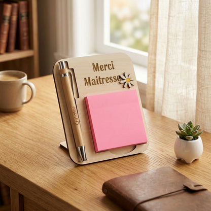 L'Atelier de Lylou support à post-it en bois avec stylo personnalisé, décoré de marguerites, bloc rose.
